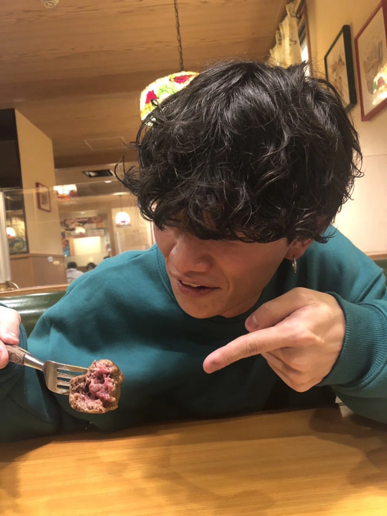 さわやか ハンバーグ 断面 赤い
